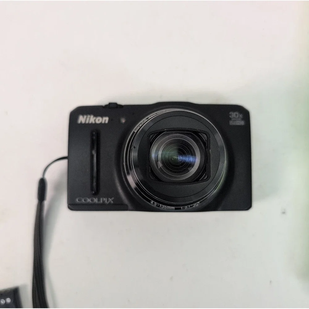 Nikon COOLPIX S9700 16MP 30x Zoom Digital Camera Bundle Batteries Charger - Picture 4 of 14